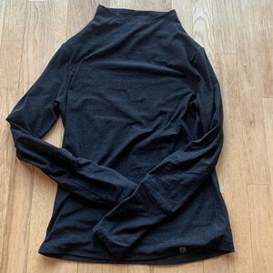 Oiselle Lux Black Mock Turtleneck - size 6 - EUC - free shipping!